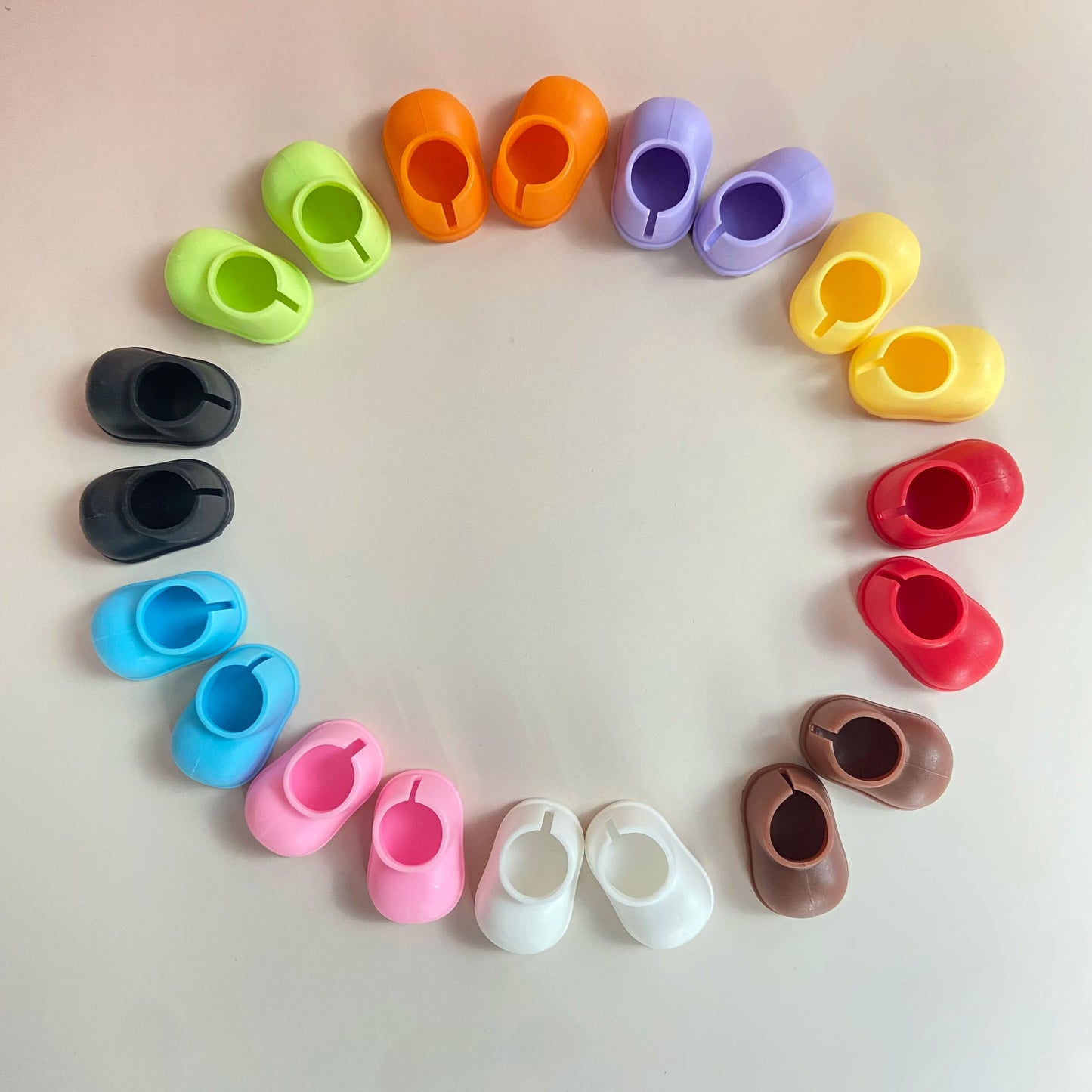 K-pop Inspired Outfit with Accessories – Fits Plush & Vinyl Figures