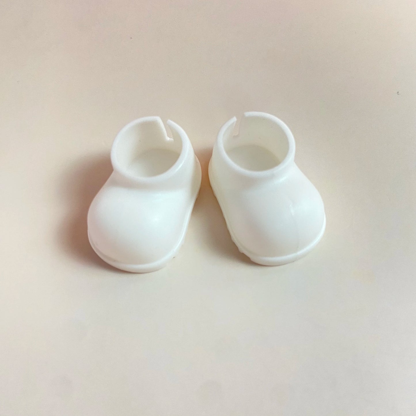 K-pop Inspired Outfit with Accessories – Fits Plush & Vinyl Figures