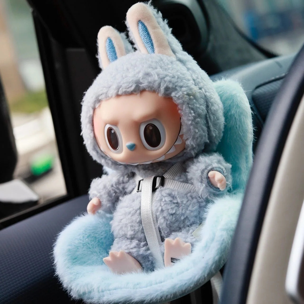 Plush Car Safety Seat for Dolls (Fits Up to 18cm – Kawaii Aromatherapy Style)